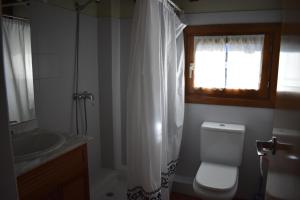 Ένα μπάνιο στο Casa Puigcerda +25 φωτογραφίες