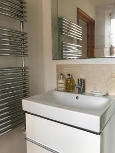Φωτογραφία από το άλμπουμ του Berkeley Coach House, near Bath στο Μπαθ