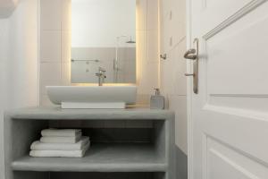 Koupelna v ubytování Katharos Pool Villas