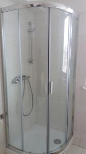 Apartmán Bedřichov, Špindlerův mlýn tesisinde bir banyo