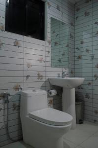 A bathroom at Abeth's Haven