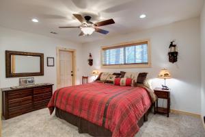 Gallery image of 36 Larkspur Lair in Wawona