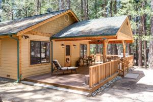 Gallery image of 36 Larkspur Lair in Wawona