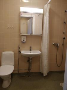 Kylpyhuone majoituspaikassa Kiipula Guest House