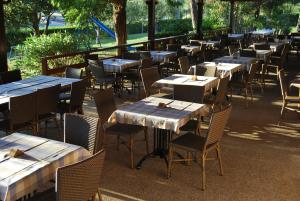 A restaurant or other place to eat at Hotel Ristorante Il Gabbiano