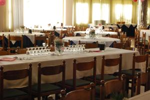 A restaurant or other place to eat at Hotel Ristorante Il Gabbiano