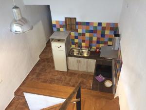 A kitchen or kitchenette at Casa El Volaero
