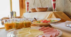 Comida no hotel ou em algum lugar perto