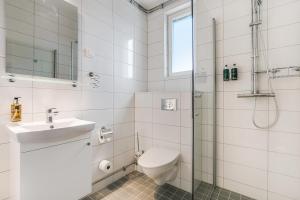 Koupelna v ubytování Turinge Hotel + 16 fotografií