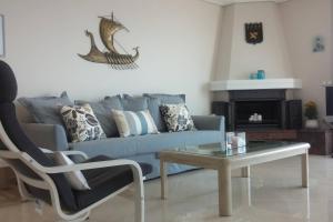 Φωτογραφία από το άλμπουμ του Overlooking the blue sea στη Ραφήνα