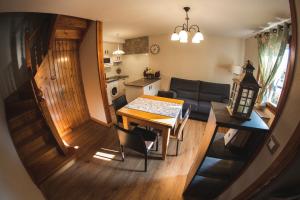 A kitchen or kitchenette at La Borda de Garbi