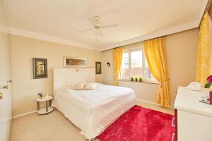 Postel nebo postele na pokoji v ubytování Ferienwohnung Isabella + 34 fotografií