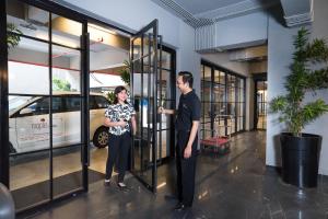 Tetamu yang menginap di Maple Hotel Grogol
