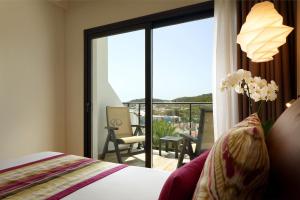 Cama ou camas em um quarto em Grand Palladium White Island Resort & Spa - All Inclusive