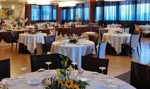 Un restaurant sau alt loc unde se poate mânca la NSM Hotel Palace Lucera