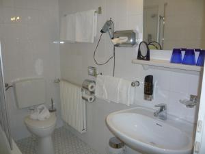 Hotel Carolinenhof tesisinde bir banyo