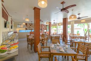 Restaurace v ubytování Araamu Hotels Maldives at Dhiffushi