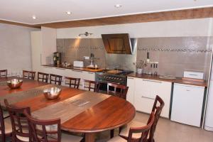 Η κουζίνα ή μικρή κουζίνα στο La Maison Rapin