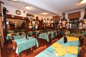 A restaurant or other place to eat at Albergo Santo Spirito