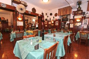 A restaurant or other place to eat at Albergo Santo Spirito
