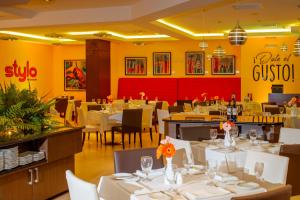 Um restaurante ou outro lugar para comer em Hotel Ciudad de David