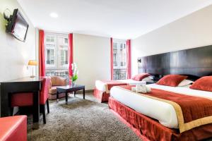 Postel nebo postele na pokoji v ubytování Hotel De Suède