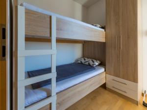 Postel nebo postele na pokoji v ubytování Apartments Livaja