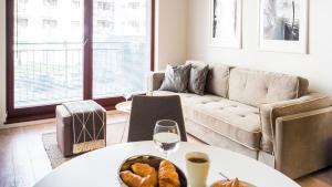 Posedenie v ubytovaní City Center - Riverside by Apartmore