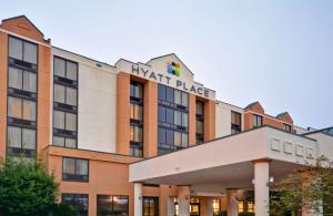 an exterior view of the inn at page building at Hyatt Place Dublin/Pleasanton in Dublin