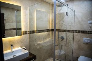 Ванная комната в Boutique Hotel "Salina"