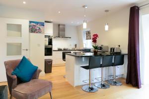 Imagen de la galería de Penthouse 5 mins walk to City Centre & Colleges with Balcony & Sleeps 6, en Cambridge 64 fotos más