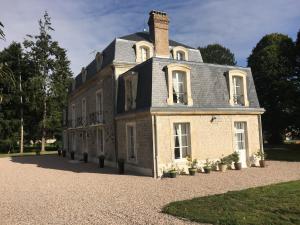 Gallery image of Le Manoir du Ribardon in Neuvy-au-Houlme