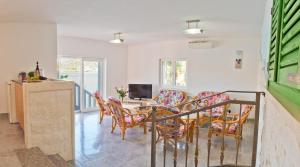 TV a/nebo společenská místnost v ubytování Holiday Home Zdenka + 37 fotografií