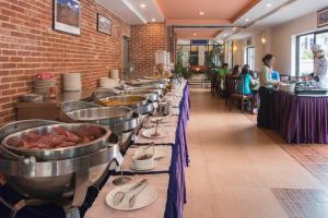 Makanan di atau berdekatan resort