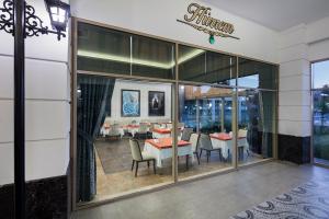 Restaurace v ubytování Dosinia Luxury Resort-Ultra All Inclusive