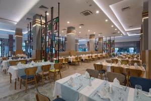 Restaurace v ubytování Dosinia Luxury Resort-Ultra All Inclusive