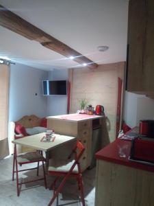 TV a/nebo společenská místnost v ubytování Chalet ZenArcs