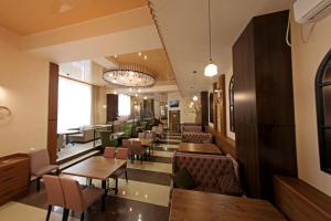 Loungen eller baren på Hotel Bira