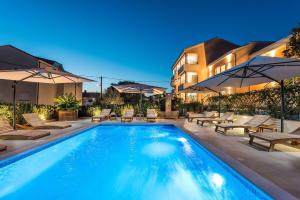 A piscina localizada em Villa Zdenka ou nos arredores