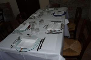Reštaurácia alebo iné gastronomické zariadenie v ubytovaní Agriturismo Maria Cristina