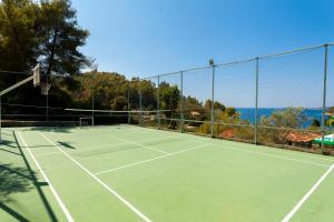 Εγκαταστάσεις για τένις ή/και σκουός στο Villa Goga ή εκεί κοντά