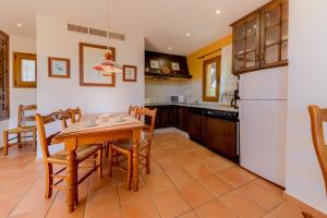 Kuchnia lub aneks kuchenny w obiekcie Apartamentos Villafaro Conil