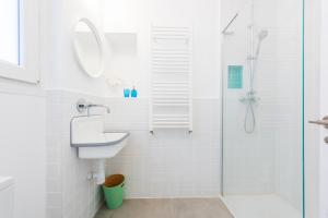 A bathroom at Be Mate Gran Vía Suites