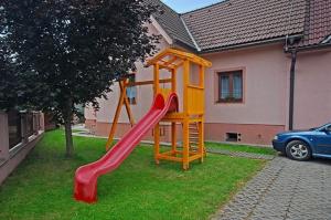 Children's play area sa Rekreačný dom Polónyi