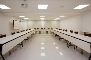 Área de negócios e/ou sala de conferências em BH Jaraguá Hotel