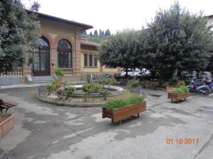Κήπος έξω από το Vittoria's Bridge flat