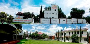 dos fotos de un edificio blanco y una casa en Hotel Real Campestre Tepetoci, en Tepeji de Ocampo