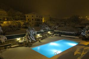 A piscina em ou perto de Hotel Berne