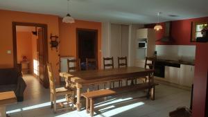 Kuchyň nebo kuchyňský kout v ubytování Chalet au bord du lac de Longemer