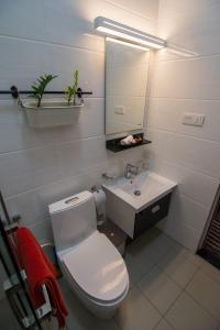 Gallery image of Sea View Fully Furnished 2BR Luxury Apartment in Mount Lavinia